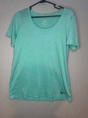 Nike Women's Dri-FIT Legend Scoop Neck Training T-Shirt Green Heather Size L